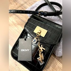 DKNY NWT Cleo Crossbody